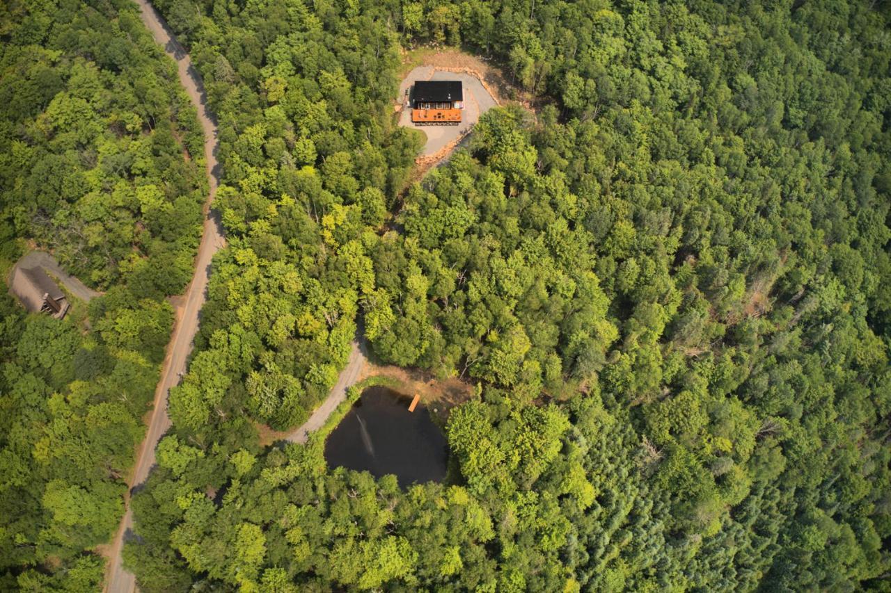 Kallm-Mont-Tremblant Chalet With Hot Tub, Pond & Beach On Private 7Acre Estate Lac-Superieur 外观 照片