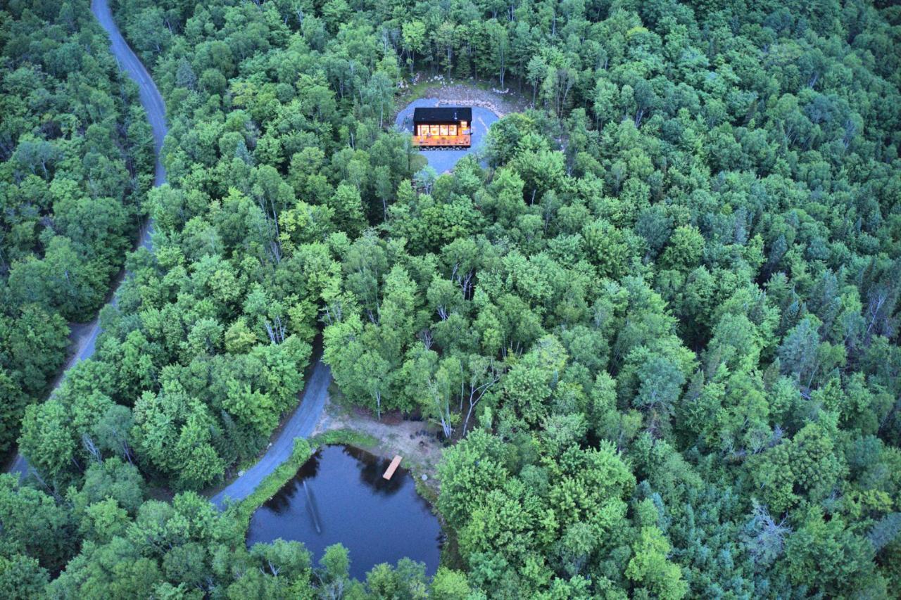 Kallm-Mont-Tremblant Chalet With Hot Tub, Pond & Beach On Private 7Acre Estate Lac-Superieur 外观 照片