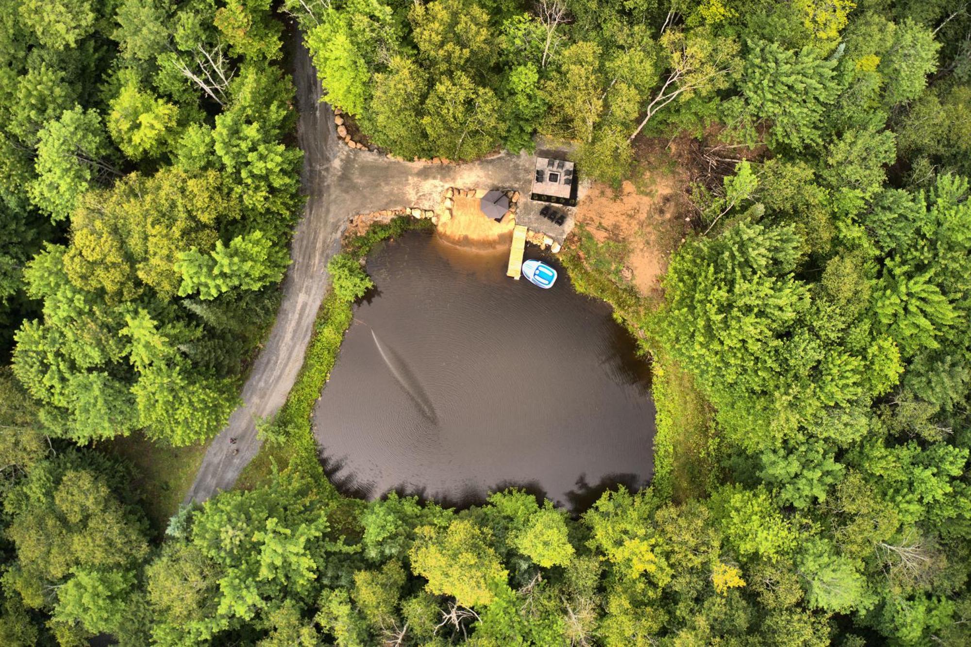 Kallm-Mont-Tremblant Chalet With Hot Tub, Pond & Beach On Private 7Acre Estate Lac-Superieur 外观 照片